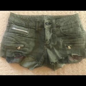 Rockstar Sushi Women’s camouflage shorts size 24